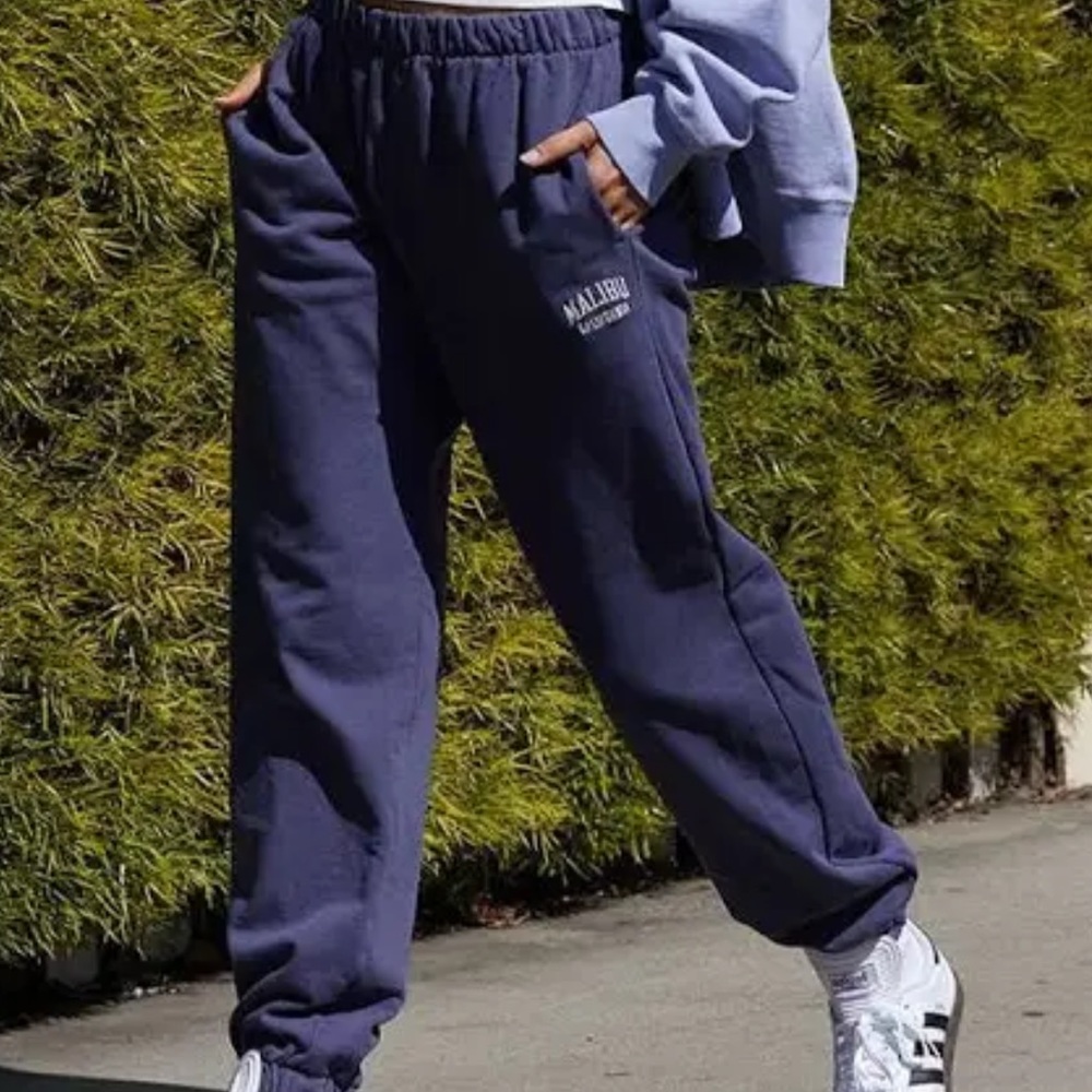brandy melville navy rosa swetapants